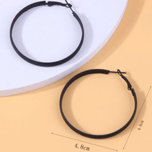 Load image into Gallery viewer, Black Metal Hoop Earrings