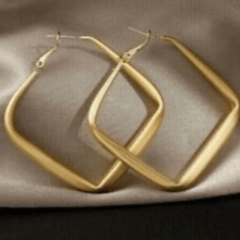 Load image into Gallery viewer, Gold Square Hoop‎ Earrings