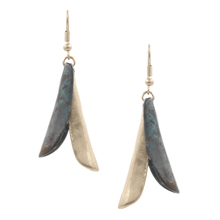 Load image into Gallery viewer, Womens Brush Gold Green Feather Dangle Earrings