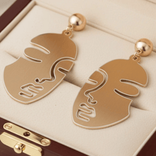 Load image into Gallery viewer, Womens Gold Tone Face Earrings‎
