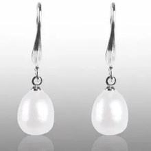 Load image into Gallery viewer, Womens Silver Plated Freshwater Cultured Pearl Dangle Earrings‎