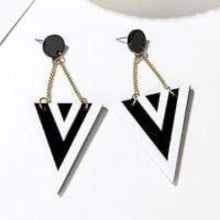 Load image into Gallery viewer, Womens Gold Chain Triangle Dangle Earrings