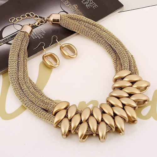 Beautiful Brush Gold Necklace Set