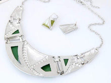 Load image into Gallery viewer, Silver Based Green Design Necklace Set